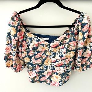 Abercrombie and Fitch puff sleeve top, size small